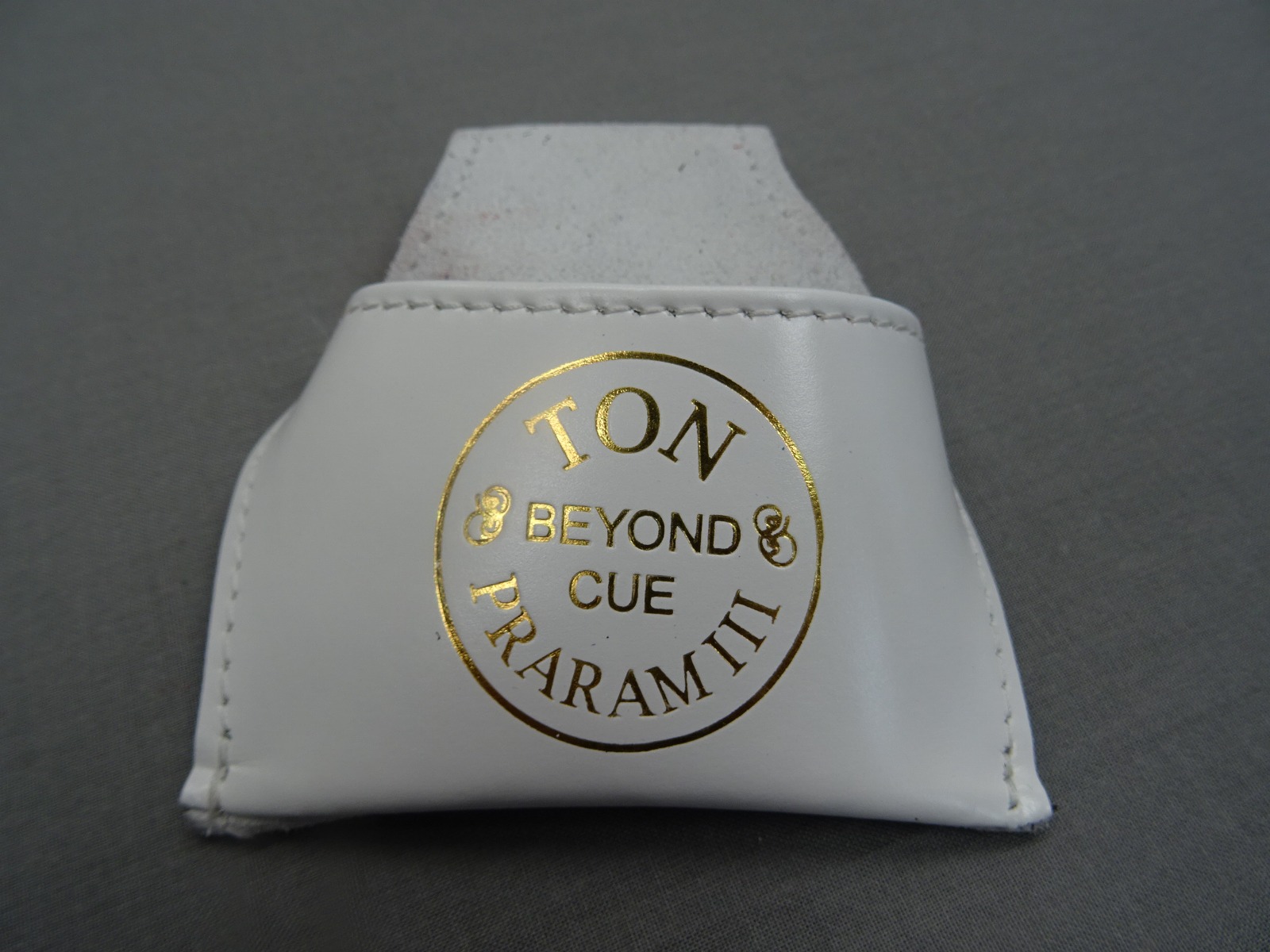 Ton Praram Beyond Leather Chalk Pouch - White