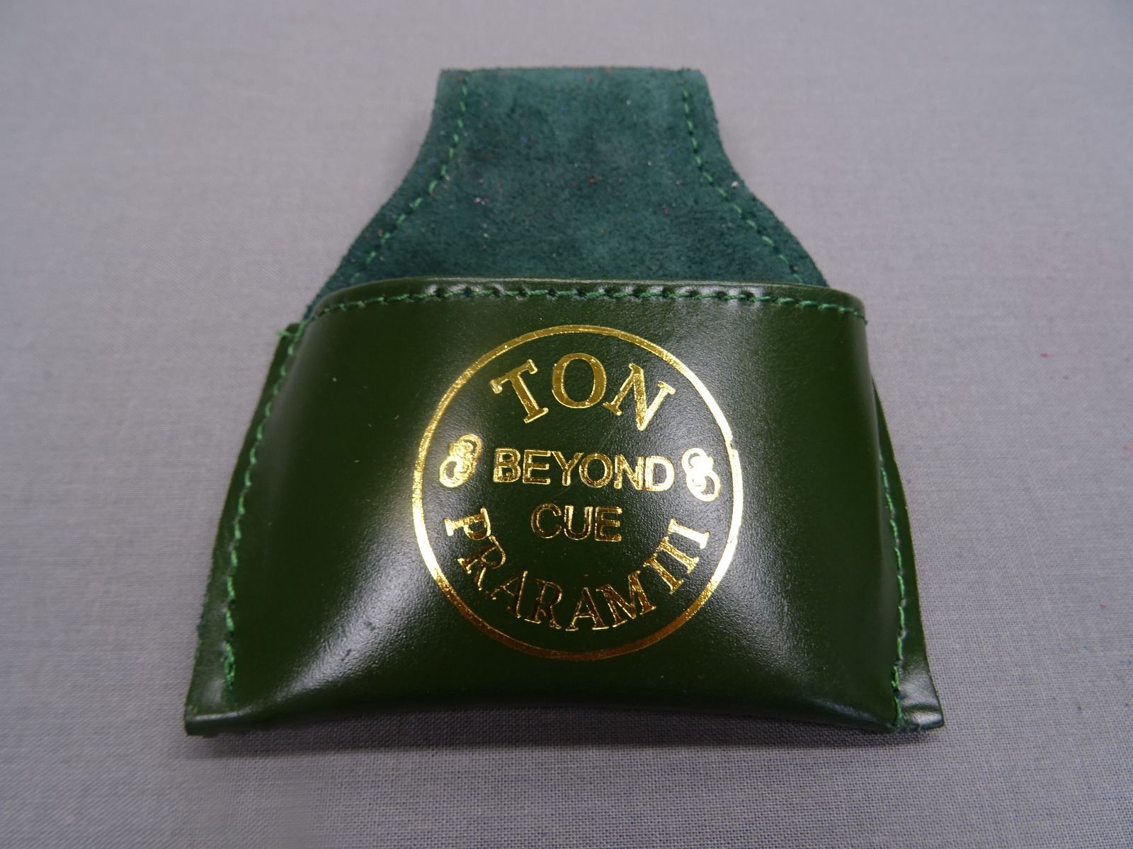 Ton Praram Beyond Leather Chalk Pouch - Green