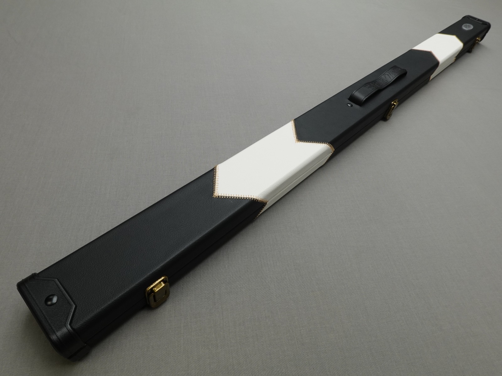Baize Master – 3/4 Box Case – Black / White Arrow