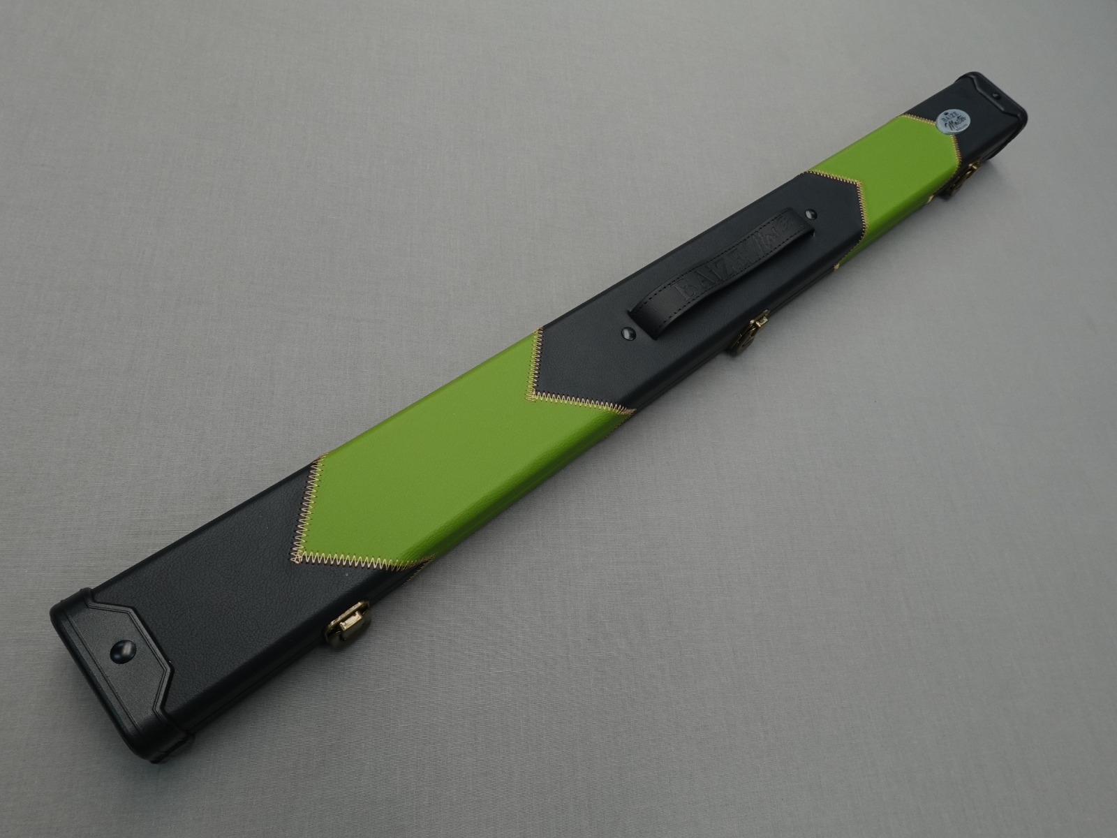 Baize Master – 2 pc - Black & Green Arrow 