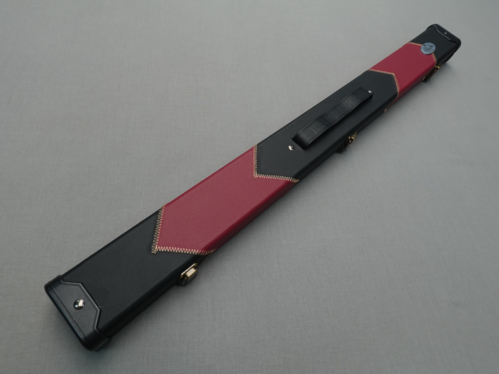 Baize Master – 2 pc - Black & Burgundy Arrow 
