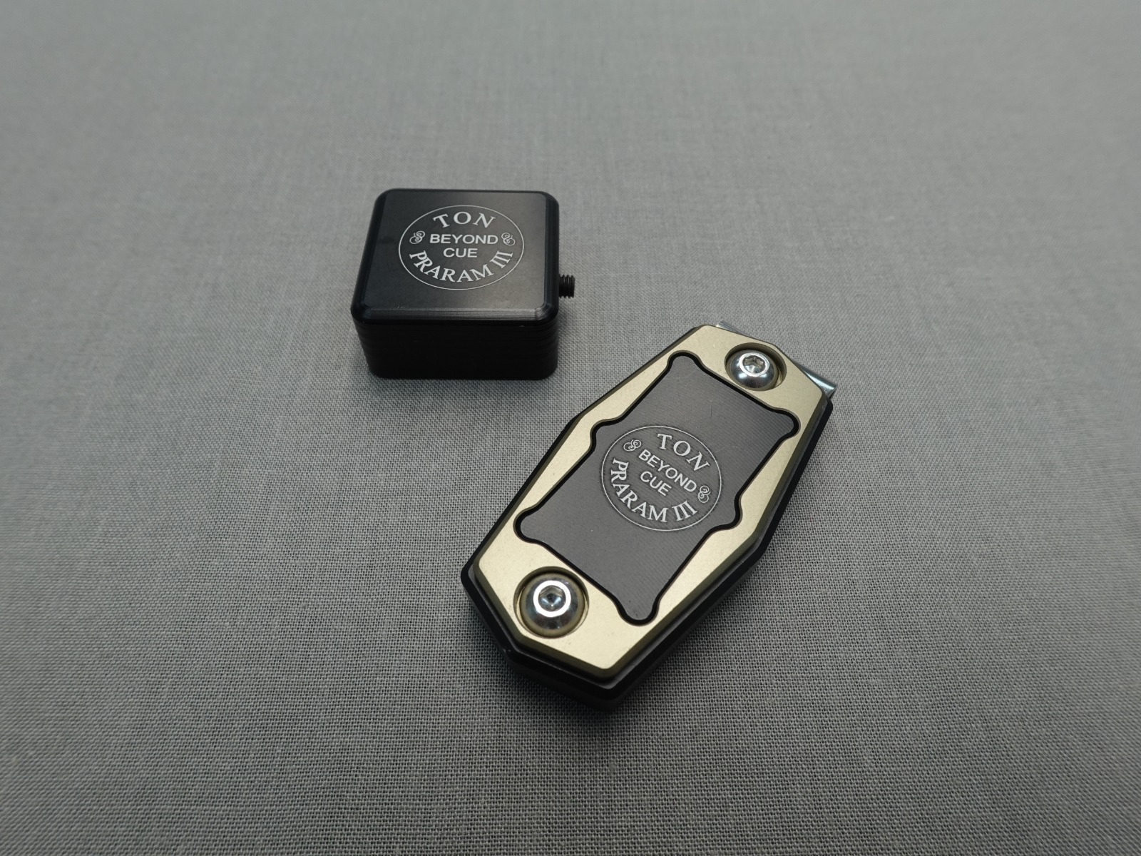 Ton Praram Magnetic Square Chalk Holder - Black / Bronze