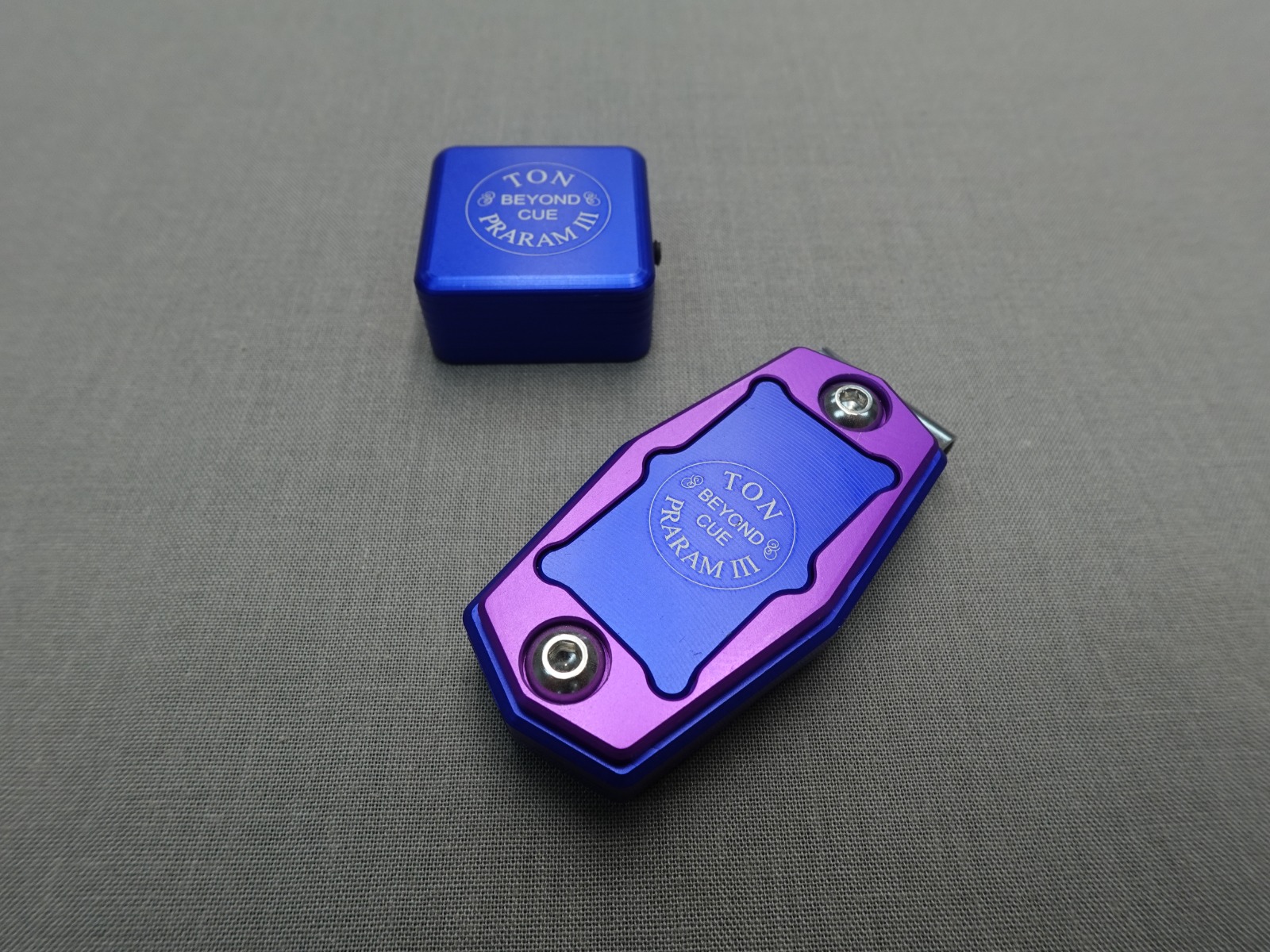 Ton Praram Magnetic Square Chalk Holder - Blue / Purple