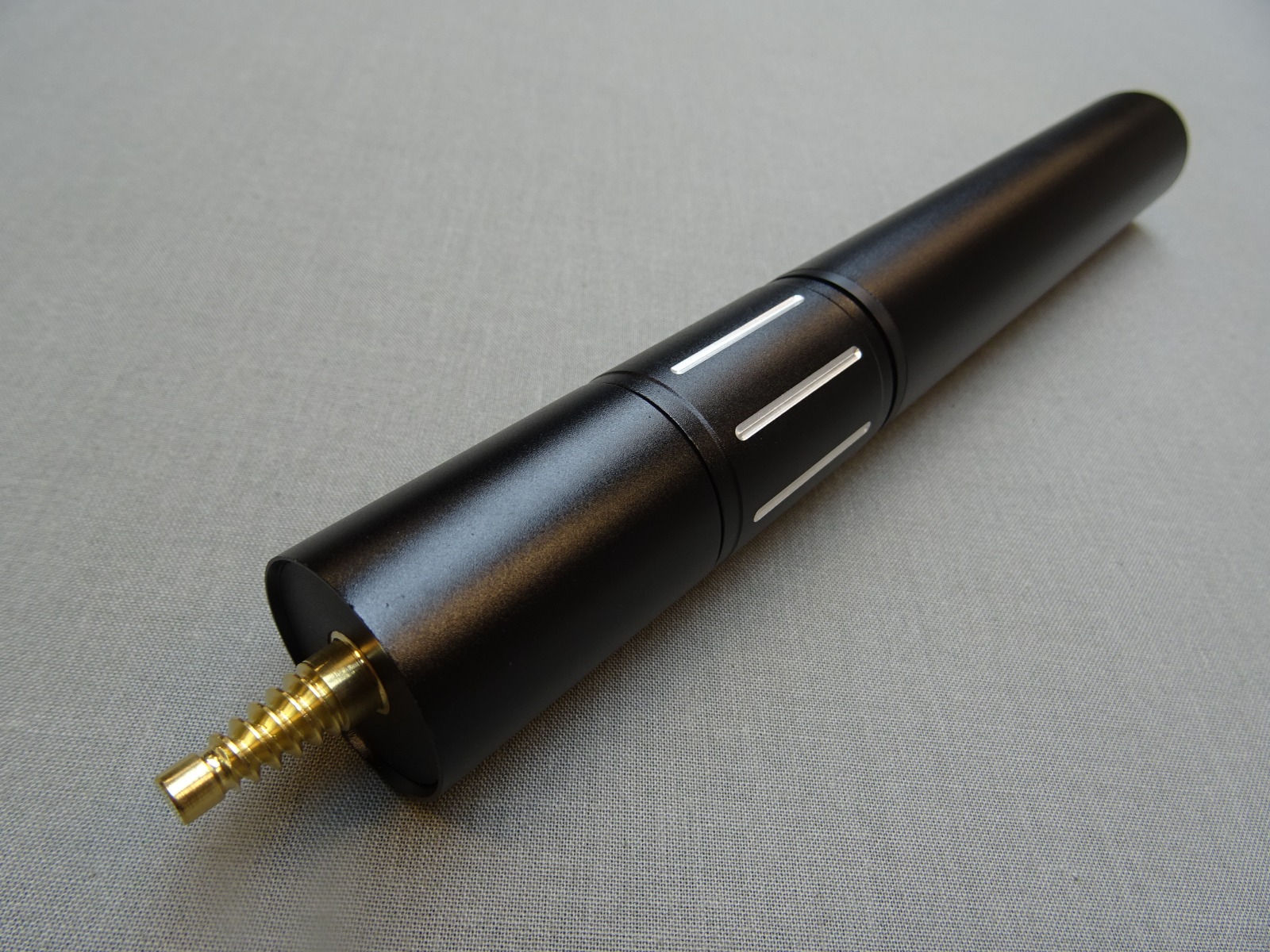 VR Cues -  9" - 13" Telescopic Extension – Black / Silver