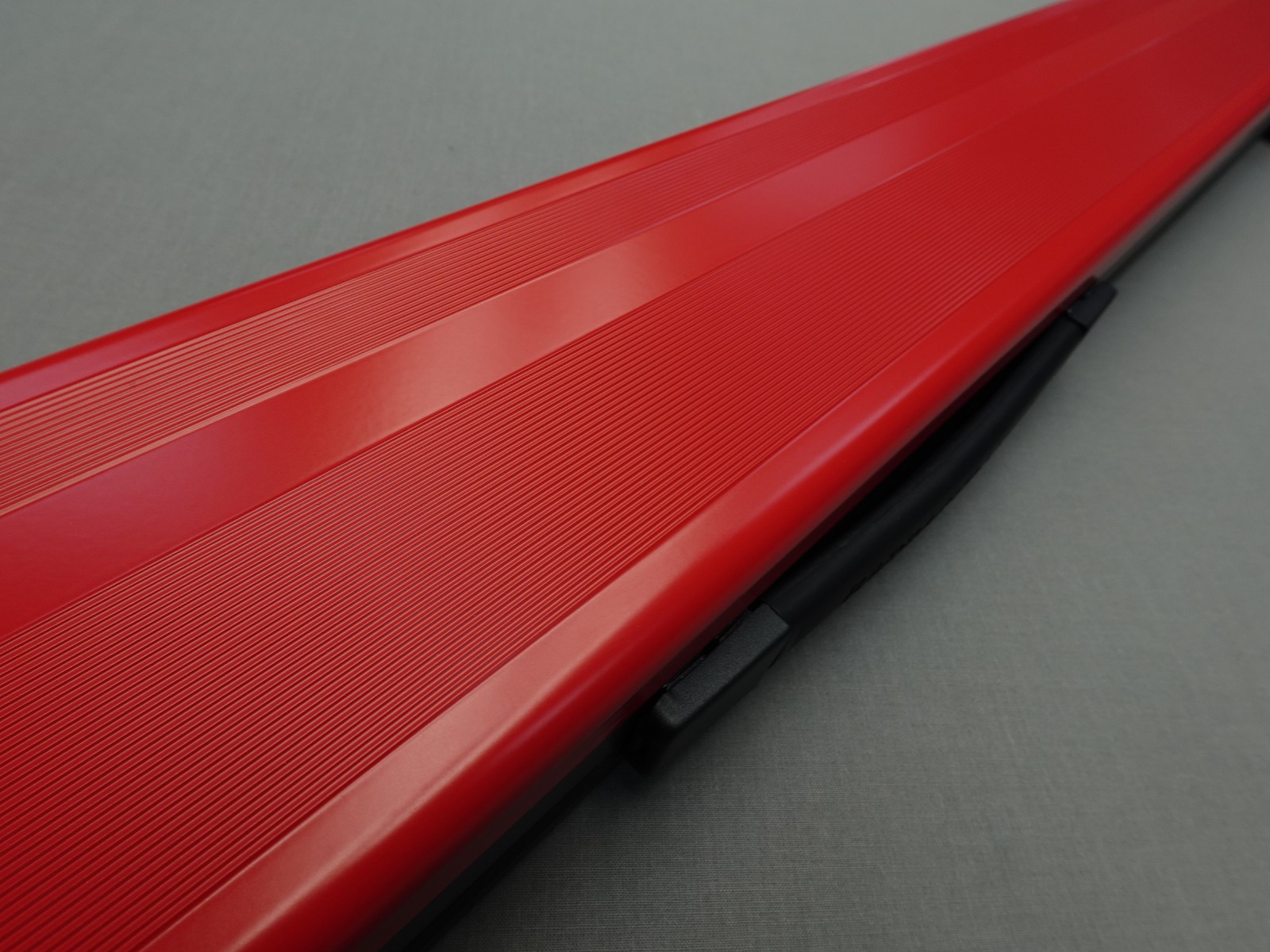 Barracuda Aluminium Case 1pc Wide – Motherland Red + Black