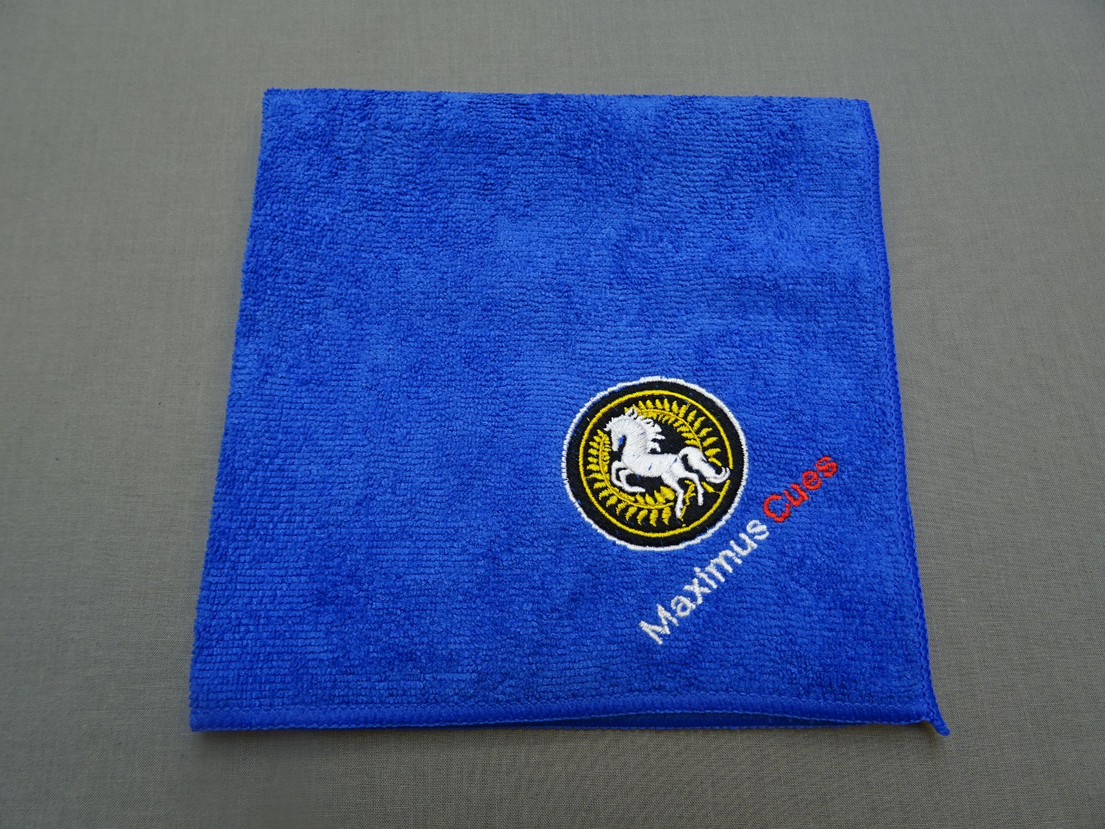Maximus Premium Micro-Fibre Cue Towel – Blue